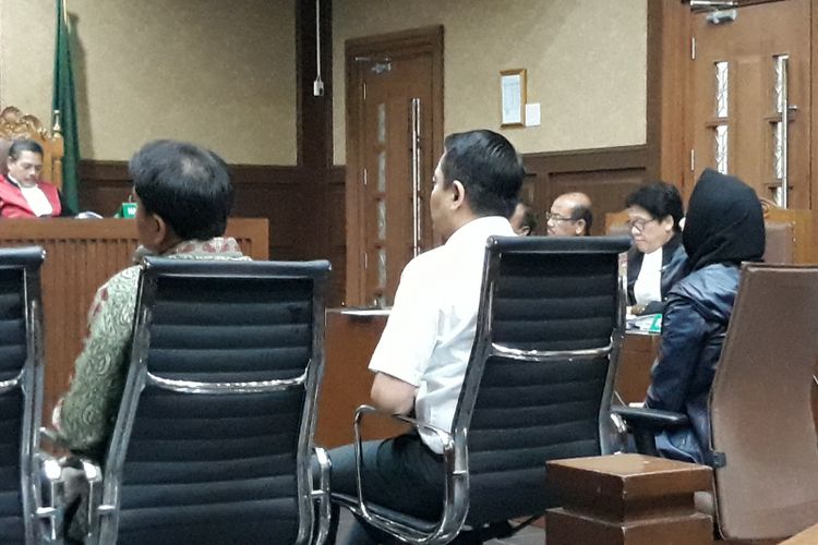 Aziz Syamsuddin, Fayakhun Andriadi dan Rita Widyasari bersaksi di Pengadilan Tipikor Jakarta, Selasa (2/10/2018).