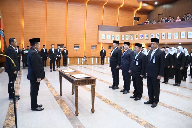 Lantik Pejabat di Lingkungan Kemendagri, Mendagri Minta ASN Tingkatkan Kinerja