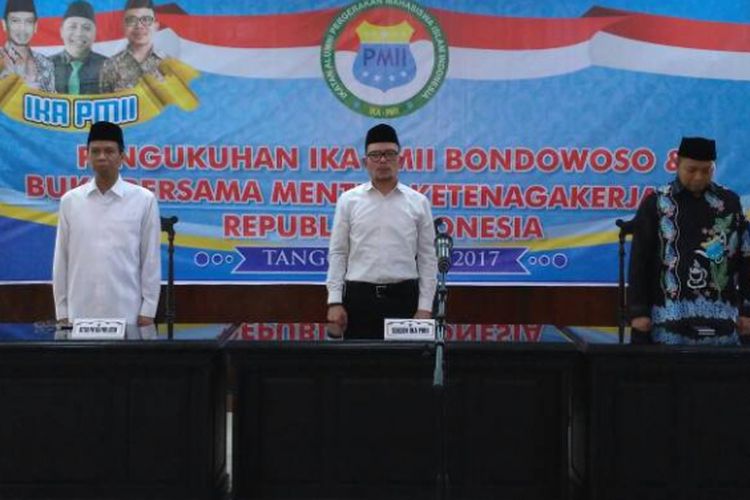 Menteri Ketenagakerjaan, M Hanif Dhakiri, saat menghadiri pelantikan pengurus Ikatan Keluarga Alumni Pergerakan Mahasiswa Islam Indonesia (IKA PMII) Kabupaten Bondowoso, Jawa Timur, Jumat (2/6/2017).