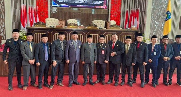 Rapat Paripurna DPRD Kotabaru Umumkan Penetapan Bupati dan Wabup Terpilih Periode 2025-2030