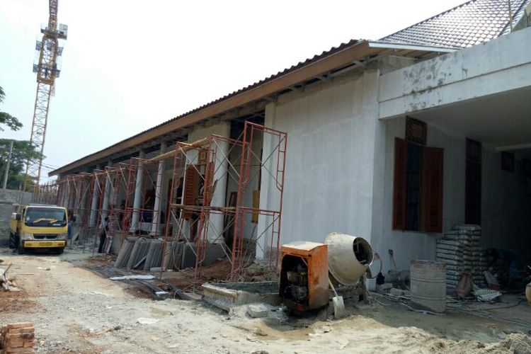 Rumah dinas wali kota Tangerang Selatan yang terletak di Jalan Sunburst, Lengkong Gudang, Serpong, Tangerang Selatan, sedang dibangun. Foto diambil pada Rabu (30/10/2019).  