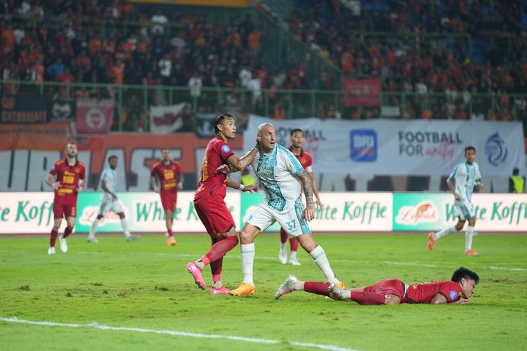 Hasil Persija Vs PSBS 2-2: Ditonton Patrick Kluivert, Badai Pasifik Tahan Macan dengan 10 Pemain
