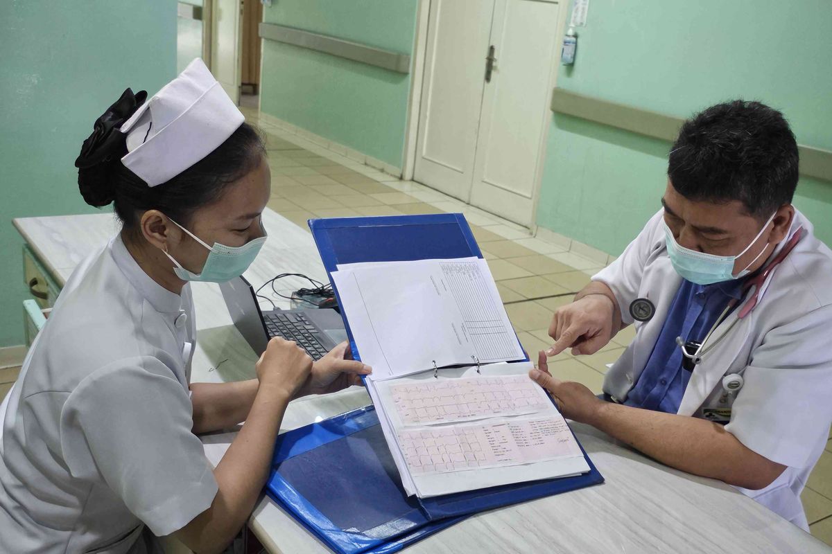 Ketika saya mendapat laporan dari suster terkait kondisi pasien.