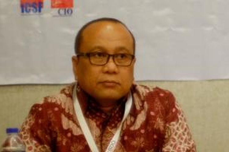 Ketua Pengelola Nama Domain Internet Indonesia (PANDI) Andi Budimansyah dalam konferensi pers di Indonesia Cyber Security Summit (ICSS), Senin (24/8/2015)