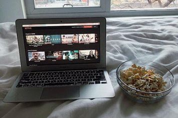 Dijamin Seru! 6 Rekomendasi Film Action Terbaik di Netflix yang Sayang Untuk Dilewatkan