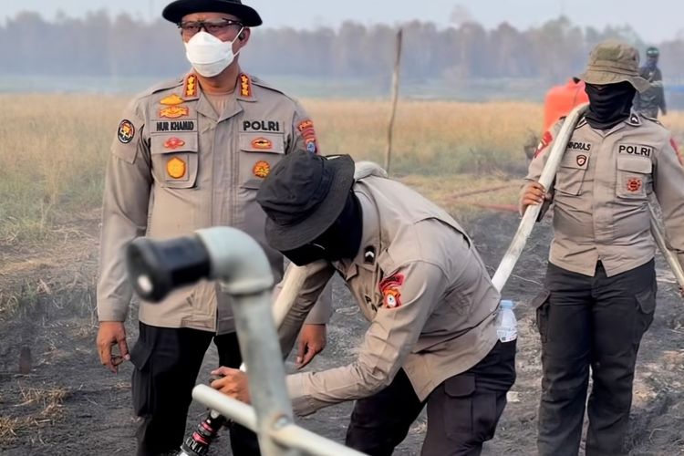 Atasi Karhutla Lahan Gambut, Polda Kalsel Gunakan Cairan Surfaktan Asal Jepang