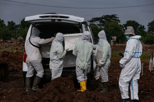 Angka Pemakaman dengan Prosedur Covid-19 di Jakarta Konsisten di Atas 100