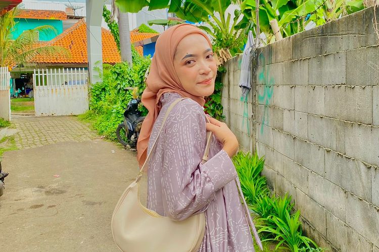 Cerita Qory Asria (25) mengidap penyakit asam lambung sejak 2021, yang awalnya karena sering minum kopi hingga begadang. Simak ceritanya. 