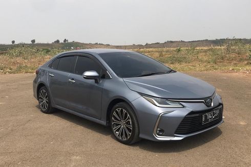 Menilik Desain Corolla Altis Hybrid yang Serba Modern