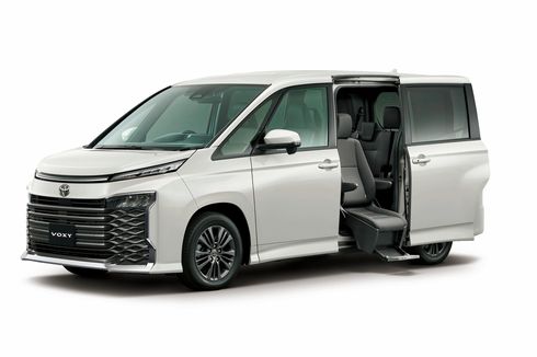 Modifikasi Toyota Voxy, Tampil Sporty Pakai Jubah Gazoo Racing