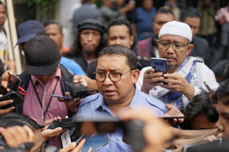 Anggota Dewan Pengarah Badan Pemenangan Nasional pasangan Prabowo Sunianto-Sandiaga Uno (BPN) Fadli Zon di kediaman pribadi Prabowo, Jalan Kertanegara, Jakarta Selatan, Rabu (22/5/2019). 