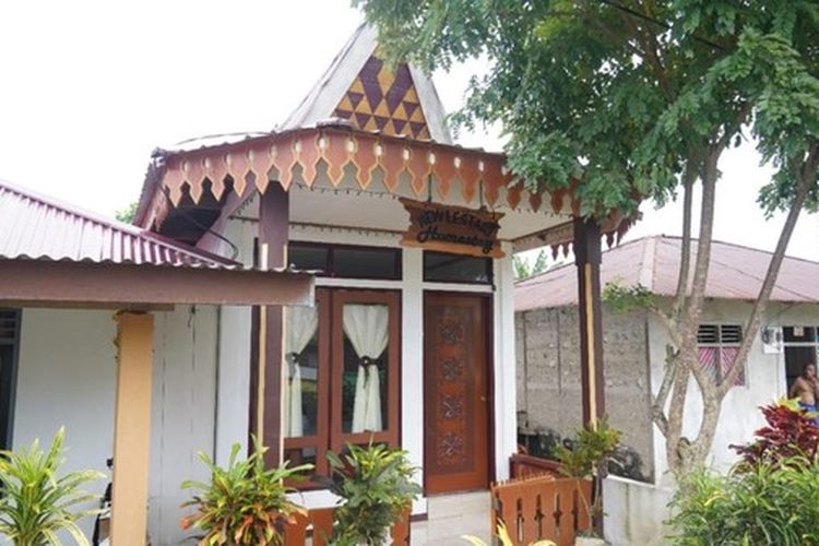 Sarana Hunian Pariwisata (Sarhunta) atau homestay di Destinasi Pariwisata Super Prioritas (DPSP) Pulau Morotai, Provinsi Maluku Utara.