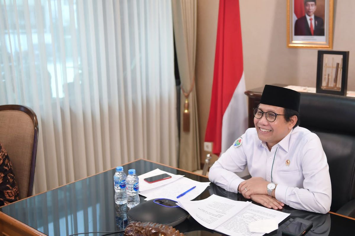 Menteri Desa, Pembangunan Daerah Tertinggal, dan Transmigrasi (Mendesa PDTT) Abdul Halim Iskandar (Gus Menteri) memberikanorasi ilmiah dalam acara Pengenalan Budaya Akademik dan Kemahasiswaan (PBAK) 2021 Universitas Islam Negeri (UIN) Walisonogo, Semarang, secara virtual di Jakarta, Senin (2/8/2021)