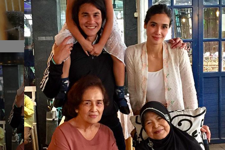 Tangkapan Layar Instagram Vino G Bastian bersama sang bunda, Herna Debby (kanan bawah)