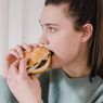 5 Kebiasaan Makan yang Picu Penyakit Asam Lambung