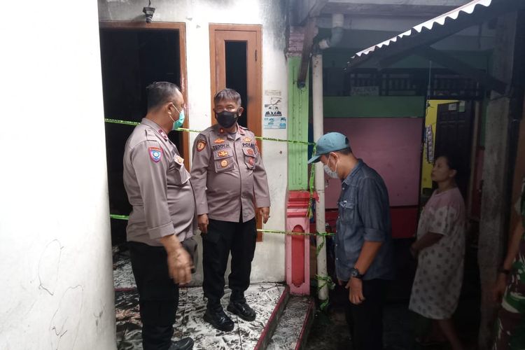 Kondisi rumah salah satu anggota TNI, BU (35) setelah dilalap api pada Selasa (15/3/2022) pagi sekitar pukul 07.00 WIB. (KOMPAS.com/Dokumentasi Pribadi). 