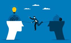 Makna Paradoks dalam Kehidupan Sehari-hari: Seni Berdamai dengan Kontradiksi