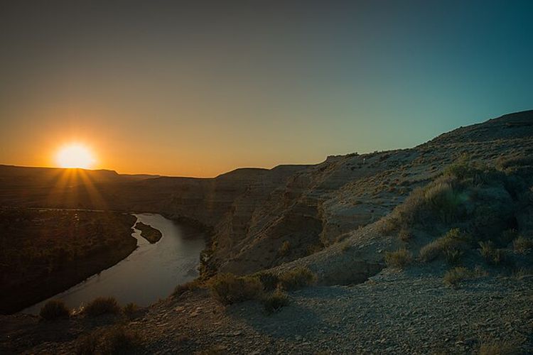 Para ahli geologi akhirnya memecahkan misteri lama seputar Sungai Green, anak sungai Colorado yang mengalir ke atas dan menantang grativasi, ketika pertama kali terbentuk.