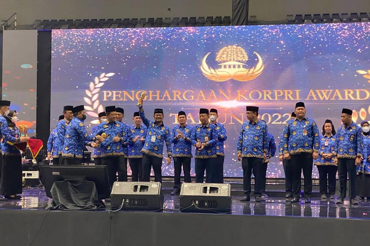 Menteri Pertanian (Mentan) Syahrul Yasin Limpo (SYL) menerima penghargaan Korps Pegawai Republik Indonesia (Korpri) Award 2022 pada puncak acara Hari Ulang Tahun (HUT) ke-51 Korpri di Jakarta.
