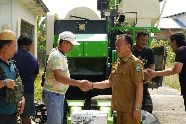 Dorong Produktivitas dan Efisiensi Pertanian, Pemkab Bulungan Salurkan Bantuan Alsintan