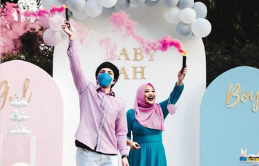Pasangan Atta Halilintar dan Aurel Hermansyah menggelar acara gender reveal.