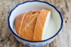 Resep Roti Rendam Susu yang Enak, Sarapan Praktis 