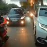 Mengendarai Motor Tak Selamanya Aman Mendahului dari Kanan