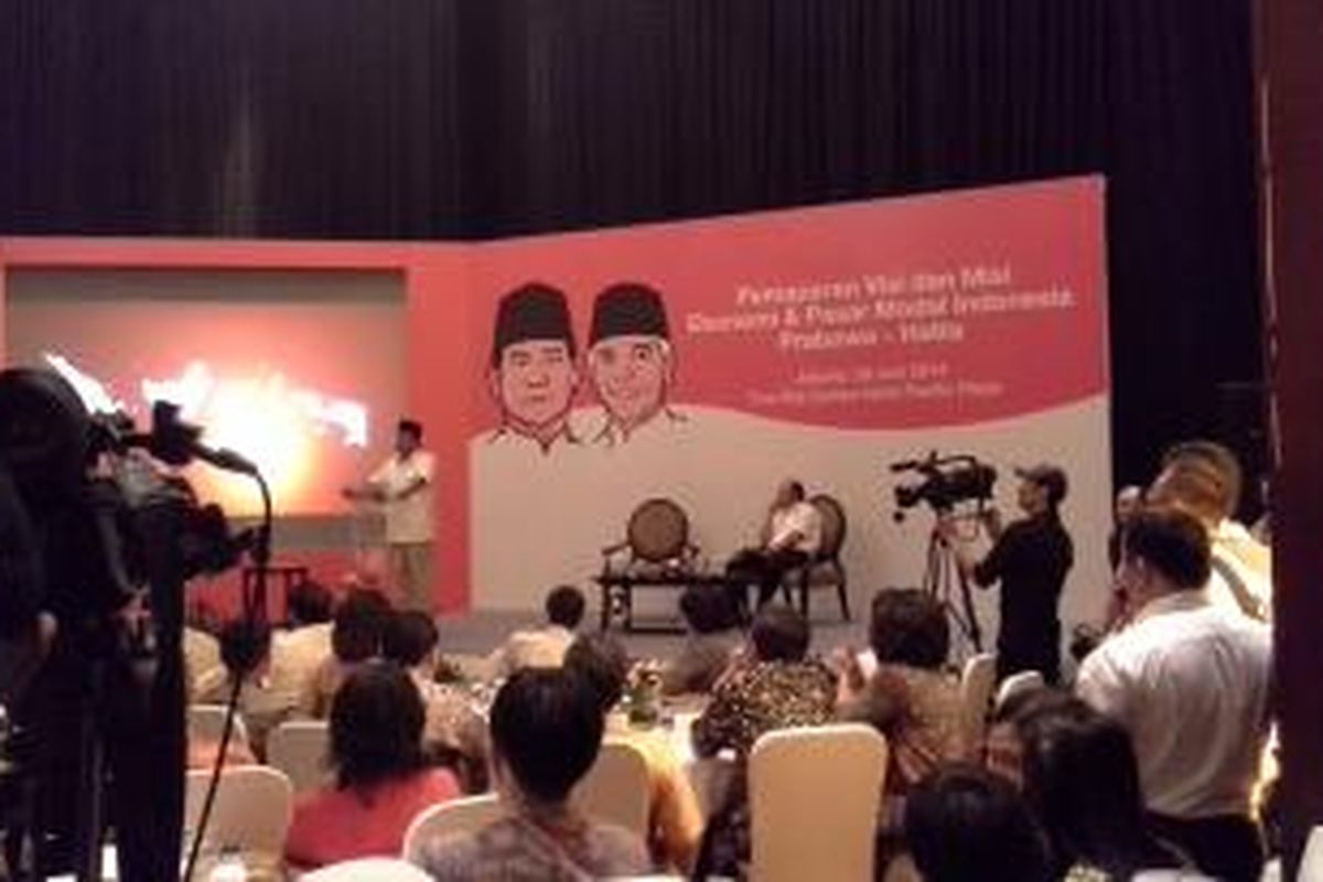 Prabowo Subianto muncul kembali di depan publik, Jumat (20/6/2014) setelah dua hari tak tampak berkampanye.