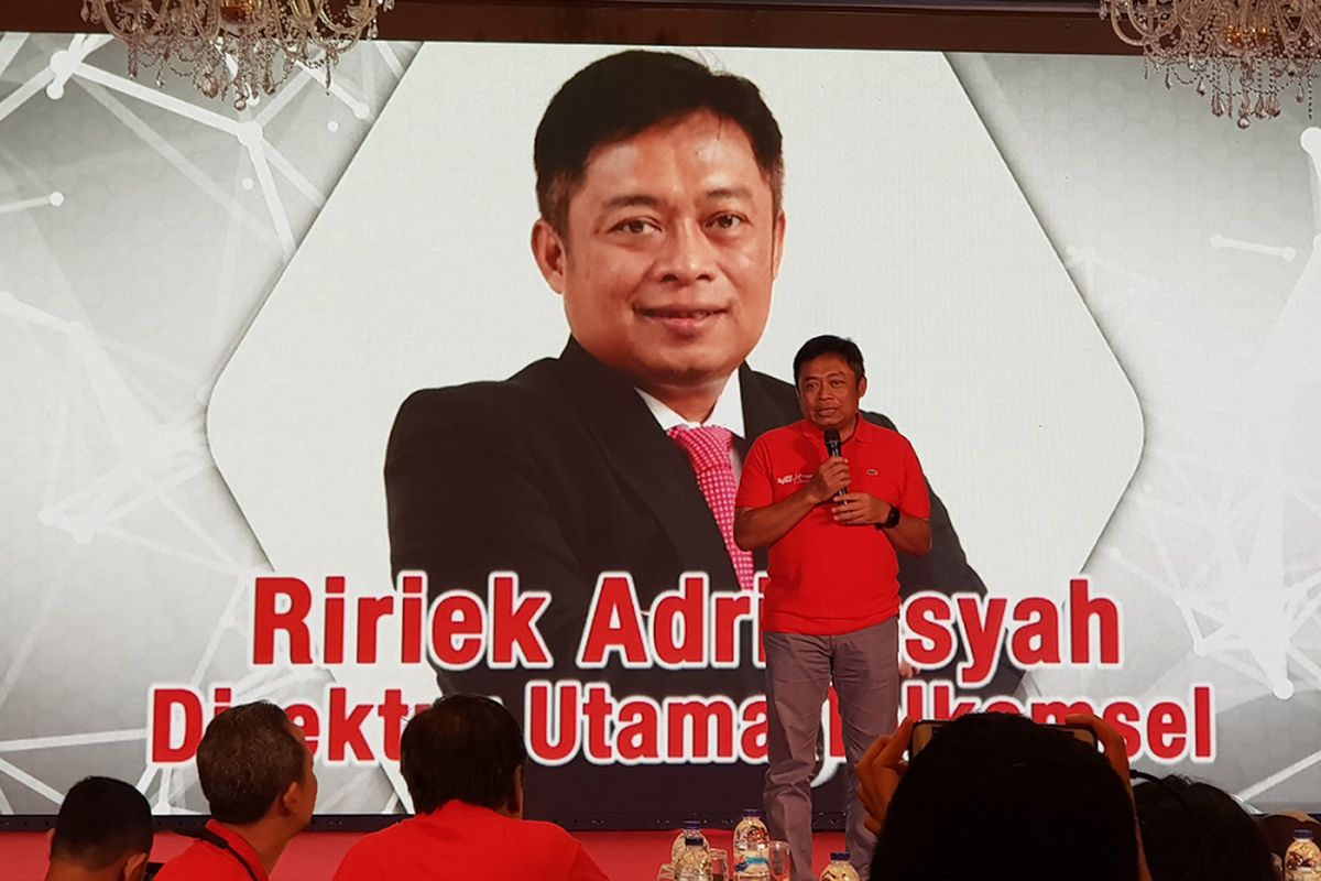 Direktur Utama Telkomsel, Ririek Adriansyah, ketika berbicara dalam acara media gathering di Lombok, Nusa Tenggara Barat, Jumat (11/5/2018).
