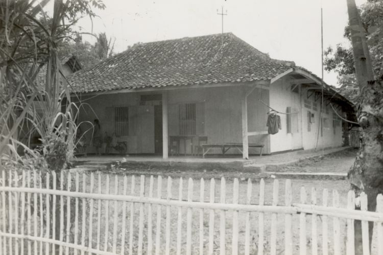 Rumah millik Djiauw Kee Siong di Kampung Bojong, Rengasdengklok-Jawa Barat, menjadi tempat bersejarah karena sempat menampung Bung Karno dan Bung Hatta pada tanggal 16 Agustus 1945, setelah kedua pimpinan negara itu diculik beberapa pemuda pejuang.