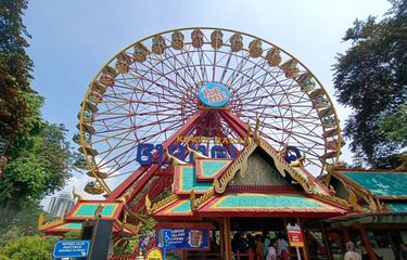 Salah satu wahana di Dunia Fantasi, Ancol, Jakarta Utara, Sabtu (6/5/2023). Berikut update harga tiket masuk Dufan 2023 dan cara belinya.