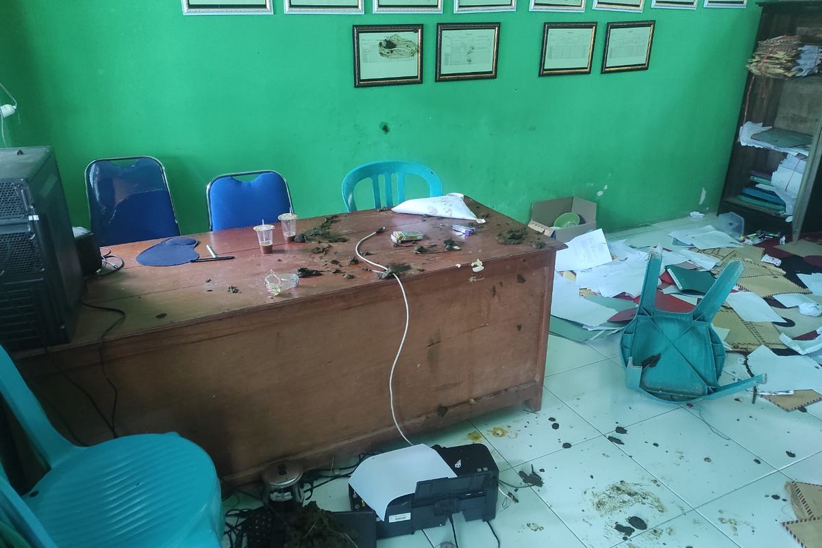 Kantor PPS di Bondowoso dirusak oleh orang tak dikenal pada Minggu (31/12/2023)