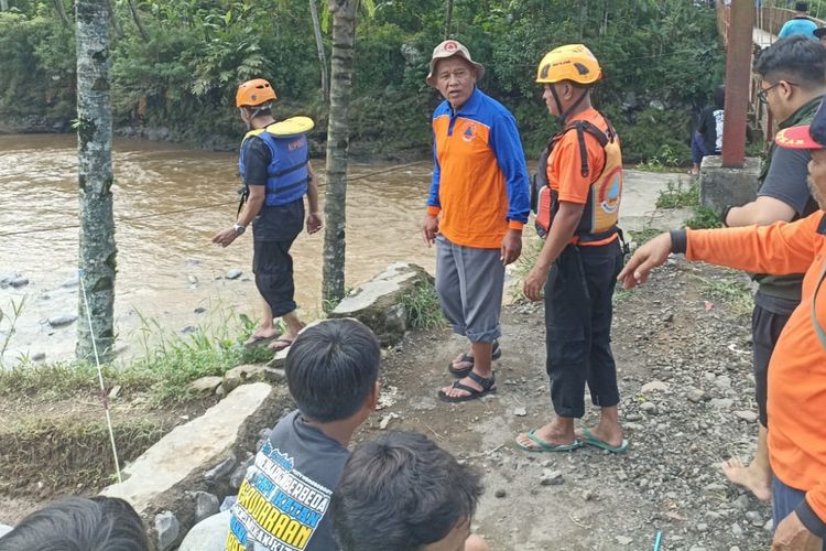 Remaja Asal Magelang Hilang Terseret Arus Sungai Serayu Wonosobo 