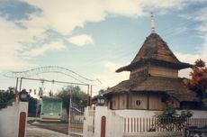 Kisah Unik Masjid Tertua di Maluku dan Mitos Perpindahan Gaib