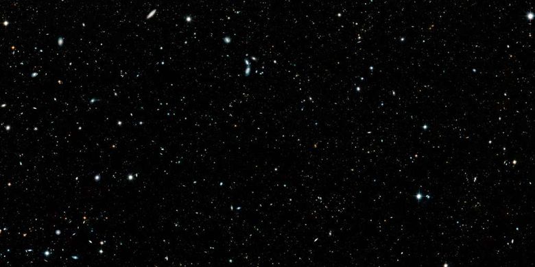 Foto keluarga terbaru alam semesta berisi lebih dari 265 ribu galaksi. Foto ini diambil dari data teleskop Hubble.