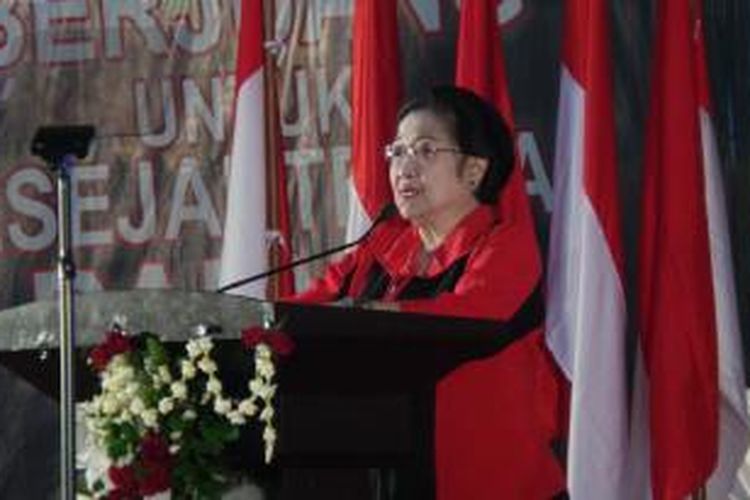 Ketua Umum DPP PDI Perjuangan Megawati Soekarnoputri memberikan sambutan dalam Rapat Kerja Nasional IV PDI-P di Semarang, Jawa Tengah, Jumat (19/9/2014).