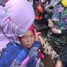 Berdesakan Antre Minyak Goreng Murah, Seorang Perempuan di Lumajang Pingsan