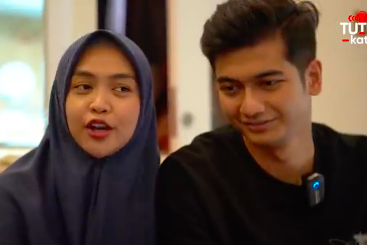 Pasangan Ria Ricis dan Teuku Ryan saat berbincang dengan Shireen Sungkar dan Teuku Wisnu