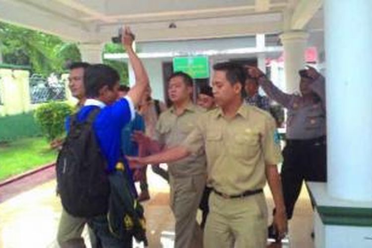 Wali Kota Bengkulu Helmi Hasan Ditetapkan Jadi Buronan Kejaksaan