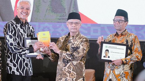 Ganjar-Mahfud jadi Anggota Kehormatan Muhammadiyah, Diharap Bisa Jaga Kepercayaan Rakyat
