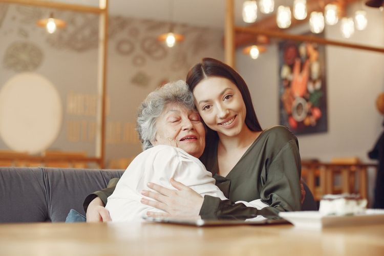 Tak Boleh Sembarangan, Perhatikan Hal Ini Sebelum Titip Orangtua ke Panti Jompo