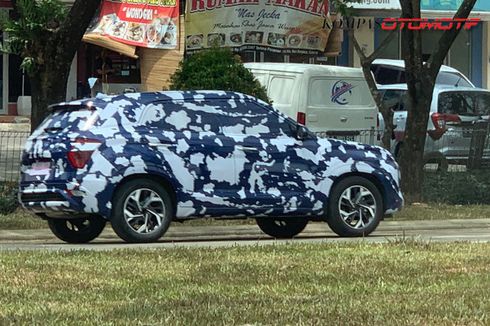 Hyundai Creta Wira-wiri dengan Stiker Kamuflase Peta Indonesia