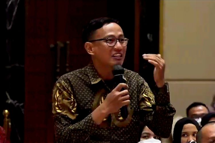 Pengamat ekonomi Gunawan Benjamin mengomentari wacana Mendag menaikkan harga sawit menjadi Rp 2.000 per kilogram, Sabtu (6/8/2022)