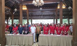 Sido Muncul Latih Karyawan dan Mahasiswa Nabung Saham untuk Perkuat Literasi Keuangan 