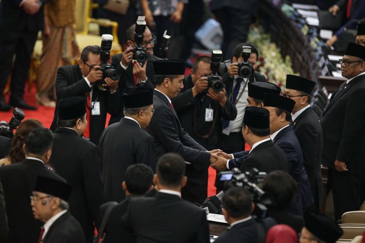 Presiden RI Joko Widodo menghadiri pelantikan anggota DPR, DPD, dan MPR periode 2019 - 2024 pada sidang paripurna di Kompleks Parlemen, Senayan, Jakarta, Selasa (1/9/2019) pagi.
