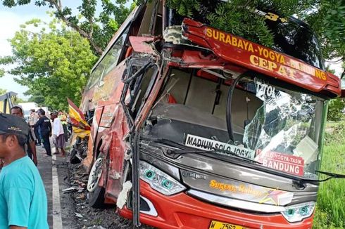 Truk Tabrak Bus Sugeng Rahayu di Madiun, Diduga Sopir Ngantuk