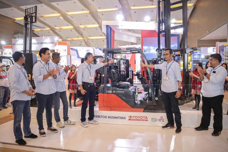 Peluncuran teknologi Smart Environment Sensor Plus PT Traktor Nusantara.