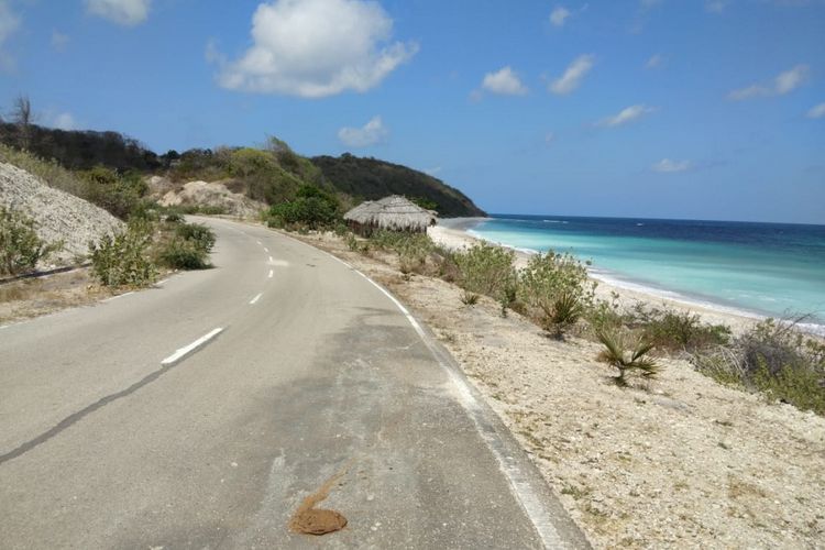 Kondisi Jalan Lintas Selatan Pulau Timor.


