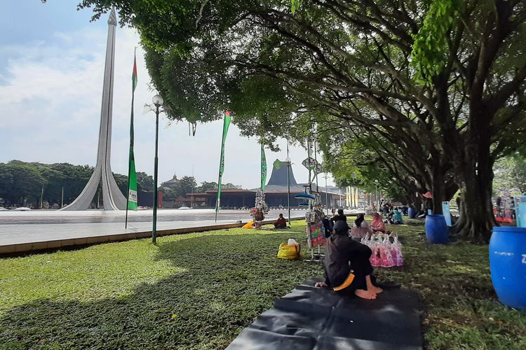 Taman Mini Indonesia Indah (TMII), Jakarta Timur, mulai dibuka kembali pada hari ini, Selasa (18/5/2021), setelah ditutup pada 16-17 Mei 2021.