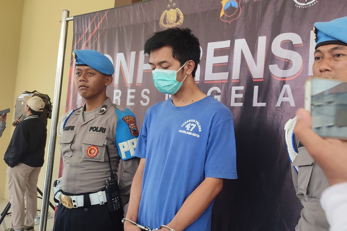 MJK, penipu dengan modus mengaku polisi dihadirkan dalam konferensi pers di Polres Magelang Kota, Jumat (14/2/2025).